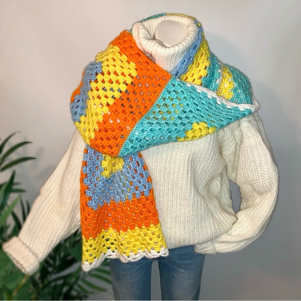 r e t r o :: Vintage Large Granny Square Crochet Scarf Shawl
